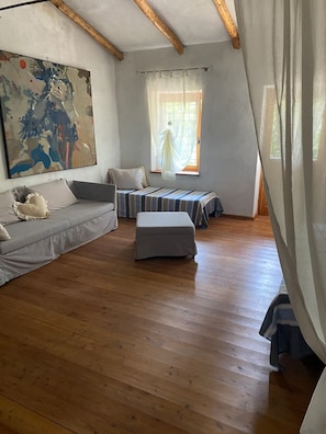 Smart TV - Mombracco Retreat | Stone & Woods | Saluzzo (Envie Piemonte)