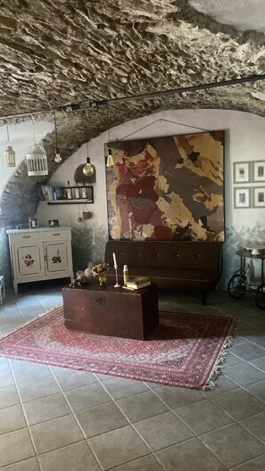 Interior - Mombracco Retreat | Stone & Woods | Saluzzo (Envie Piemonte)