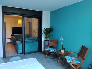 Interior - Vacation apartment with terrace and small garden (St. Leu)