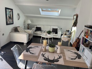 Living area - Magnificent 60 m2 apartment with very large garden 2 steps from Vercors/Drôme provençale (Beaumont-lès-Valence)