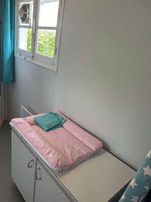 2 bedrooms, iron/ironing board