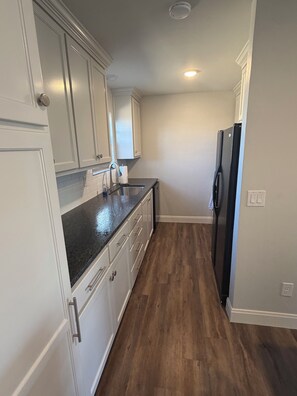 電子レンジ、オーブン、コンロ、食器洗い機