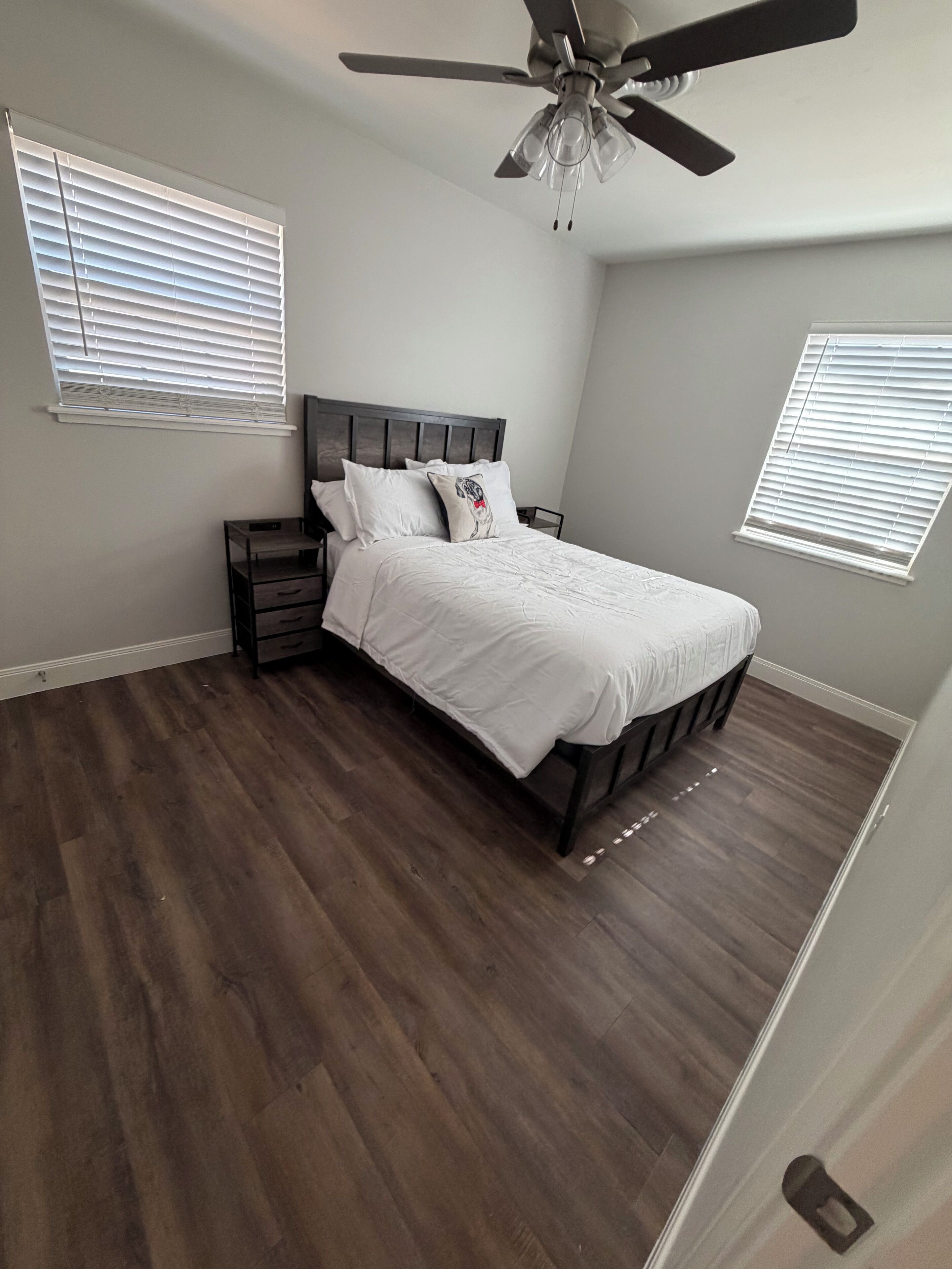 3 bedrooms, iron/ironing board, WiFi, bed sheets