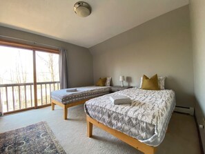 4 chambres, fer et planche à repasser, Wi-Fi, literie fournie