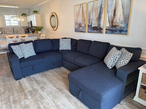 Living area - Beautiful 2 Bedroom Condo (Myrtle Beach)