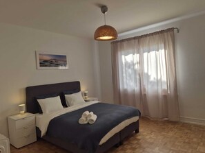 4 chambres, fer et planche à repasser, Wi-Fi, draps fournis