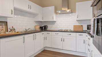 Cottage, 1 Bedroom, Non Smoking | Private kitchen | Full-sized fridge, oven, stovetop, toaster