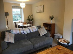 TV, fireplace, DVD player - Fron Hyfryd, Harlech (Harlech)