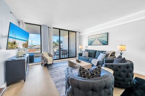 Smart TV - 🏖️East Pass Towers 105 - Emerald Breeze | Gulf Front | Pool🏖️ (Destin)