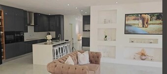 The View Luxury Guest House