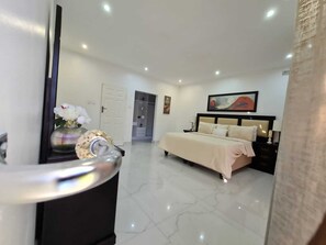Presidential Double Room, Garden View | Wi-fi percuma 