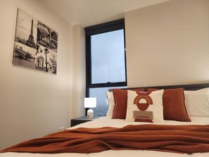 2 bedrooms, iron/ironing board, WiFi, bed sheets - Modern 2B2B Southbank Ocean View with Spa and BBQ area - 10 min from Grand Prix (Southbank)