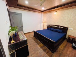 1 Schlafzimmer, Bügeleisen/Bügelbrett, Bettwäsche