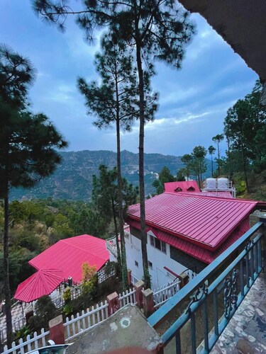 Rustic Pines-1 : 1BHK Homestay  Hidden Gem