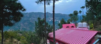Rustic Pines-1 : 1BHK Homestay  Hidden Gem