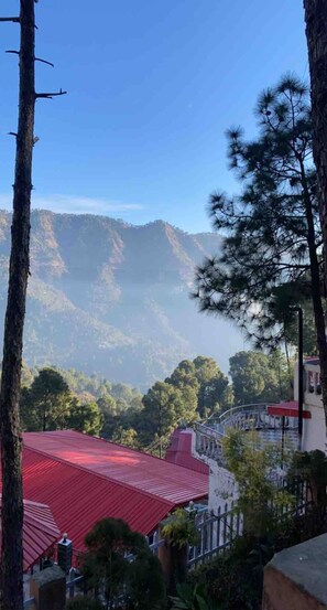 Luokittelematon kuva, 3 kautta 38, painike