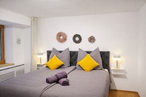 2 bedrooms, Internet, bed sheets