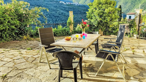 Outdoor dining - Vacation home Amica by Interhome (Tavole)