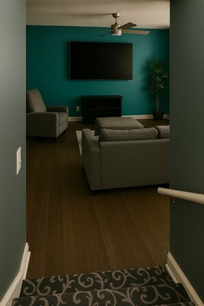 Living area - FIFA 2026 Ready! - Sleeps 8, 9 Min to Stadium, Off Hwy 70, Quiet & Convenient (Kansas City)