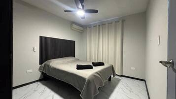 3 bedrooms, iron/ironing board, WiFi (free), bed sheets