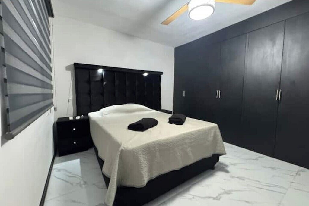 3 chambres, fer et planche à repasser, Wi-Fi gratuit, draps fournis