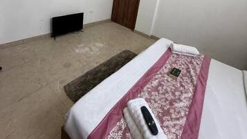 In-room safe, desk, iron/ironing board, free WiFi