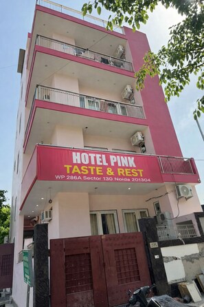 Front of property - Hotel Pink Taste & Rest  (Noida)