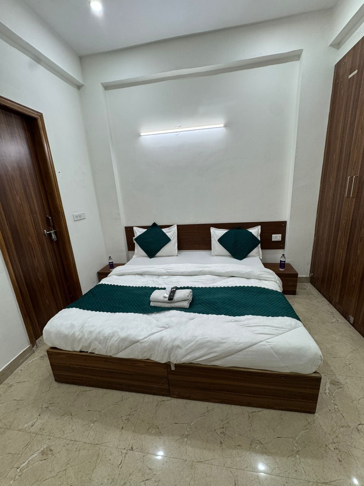 In-room safe, desk, iron/ironing board, free WiFi