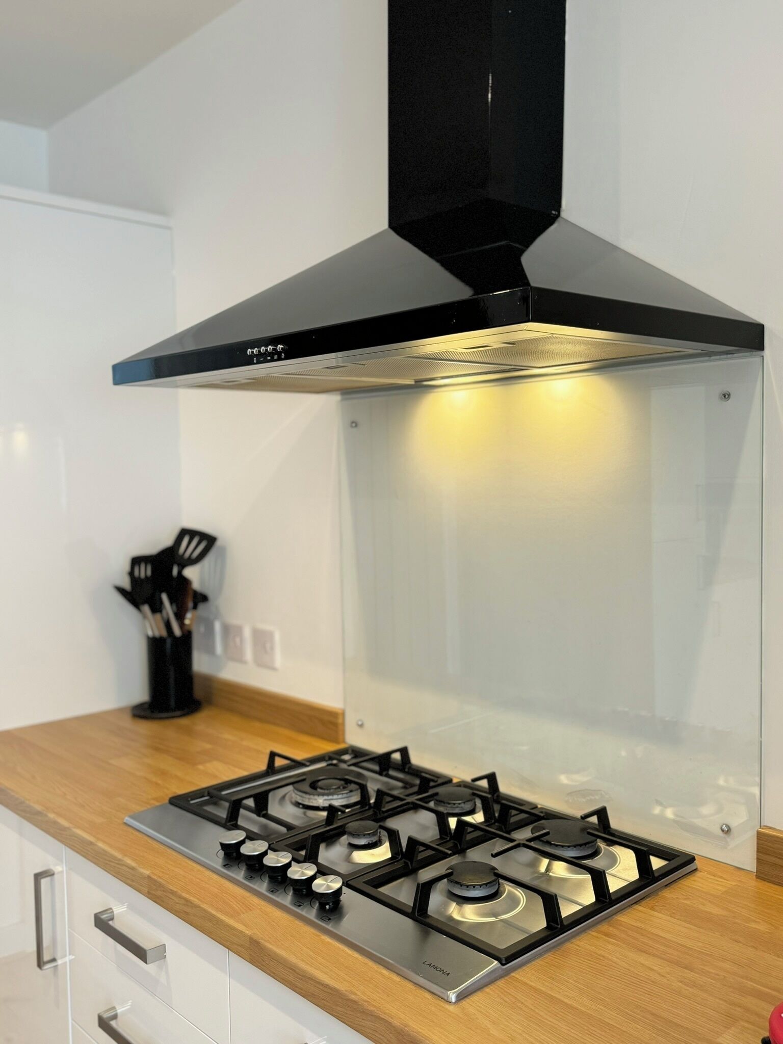 Refrigerador, microondas, horno y lavavajillas 