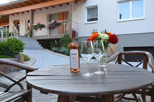 Himmelsbach Apartment with Terrace and Wi-Fi