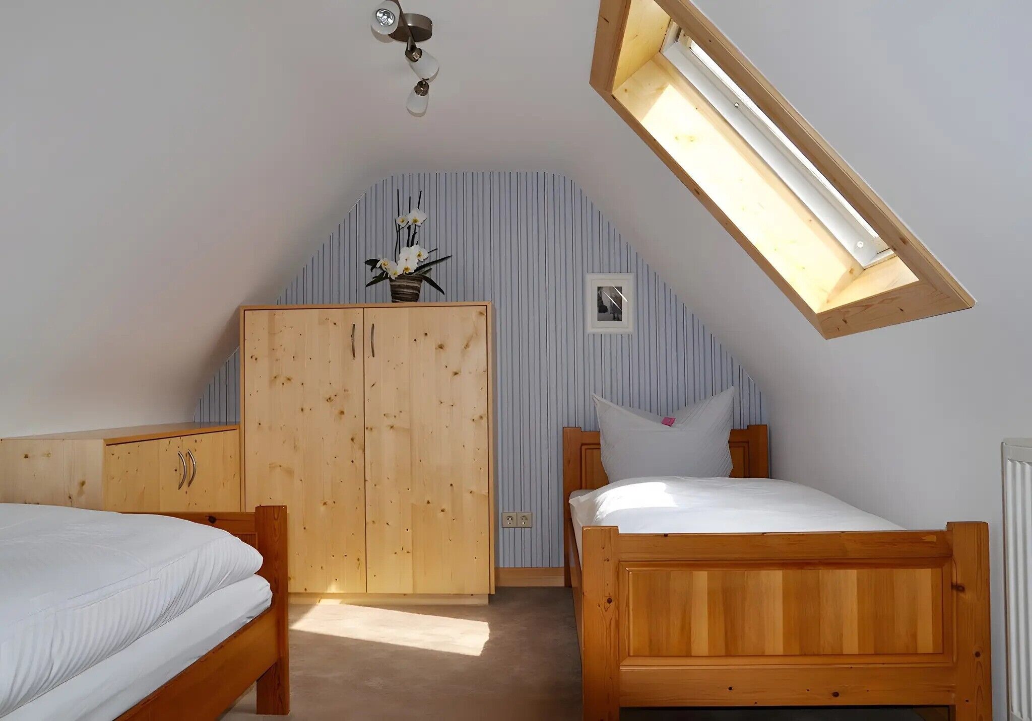 2 dormitorios, tabla de planchar con plancha, wifi y ropa de cama