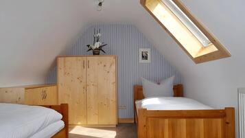 2 dormitorios, tabla de planchar con plancha, wifi y ropa de cama