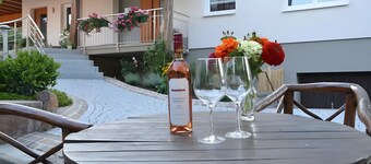 Himmelsbach Apartment with Terrace and Wi-Fi