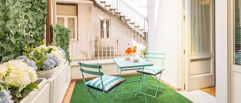 Apartment | Terrace/patio