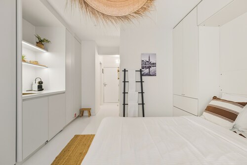 Stunning luxury flat 250 metres from the beach