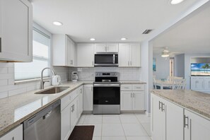 Private kitchen - Villa 13 Island House (Sarasota)