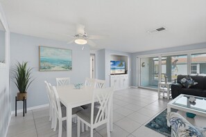 Interior - Villa 13 Island House (Sarasota)
