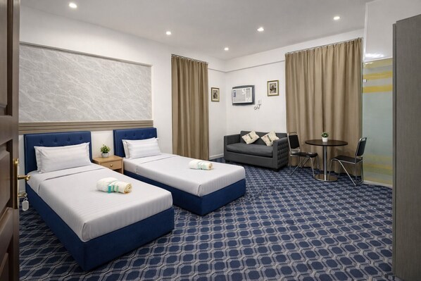 Individually furnished, desk, laptop workspace, free WiFi - Anbriya Furnished Apartments (Madinah)