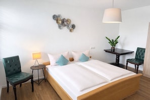 Condo de lujo, vista a la ciudad | Escritorio, cortinas blackout y insonorización