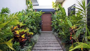 House, 3 Bedrooms, Accessible, Smoking | Garden