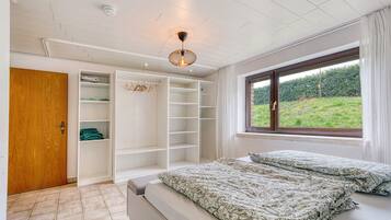 1 sovrum, wi-fi och sÀngklÀder