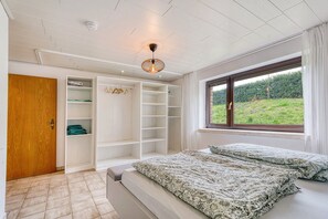 1 室のベッドルーム、WiFi、ベッドシーツ