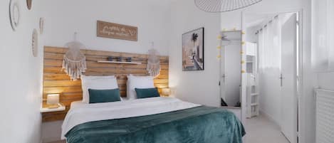 2 bedrooms, WiFi, bed sheets