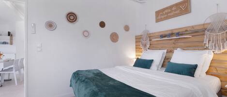 2 bedrooms, WiFi, bed sheets