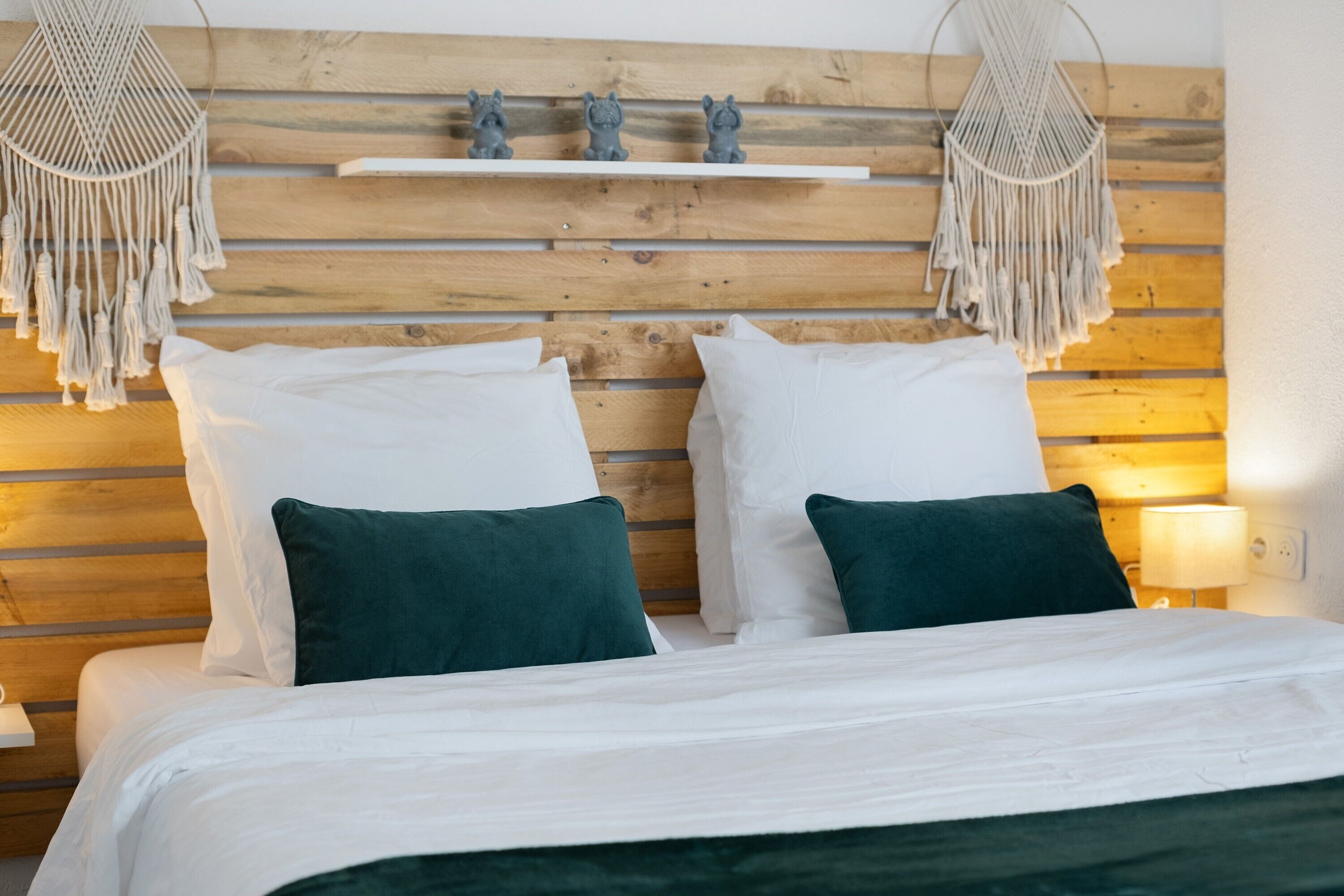 2 bedrooms, WiFi, bed sheets