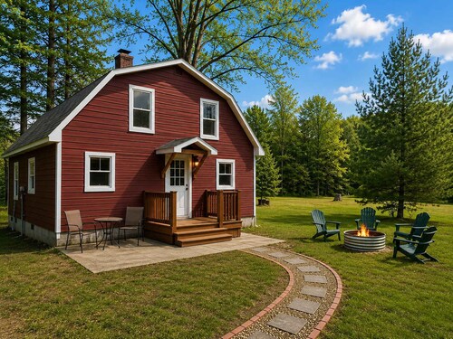 Charming Pet-Friendly Lakefront Cabin Retreat