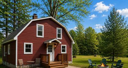 Charming Pet-Friendly Lakefront Cabin Retreat