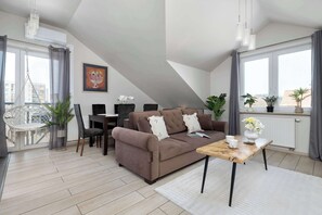 Unclassified image, 4 of 29, button - Felińskiego 33B Kraków | Modern Apartment | Parking | Air conditioning | For 6 people (Kraków)