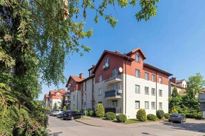 Exterior - Spacious Apartment for 6 Persons | Parking | Air Conditioning (Kraków)