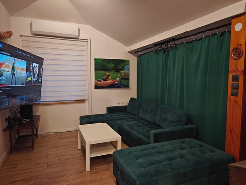 Warsaw Country Villa: Hot Tub, BBQ & Pizza Oven